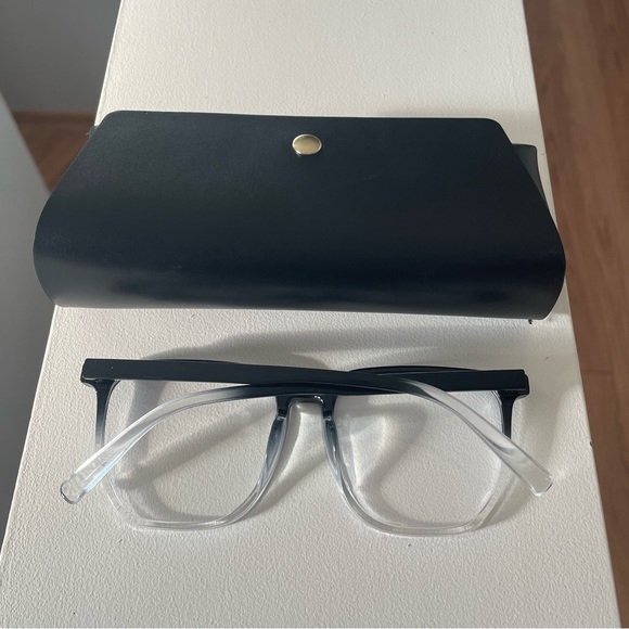 New “blue light”(rounded square)glasses with case for women.Color-black/white🤍 - Picture 8 of 13